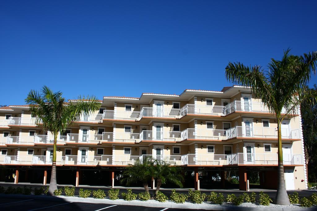 Beso Del Sol Resort Dunedin Exterior photo