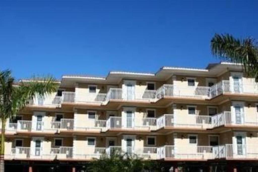 Beso Del Sol Resort Dunedin Exterior photo