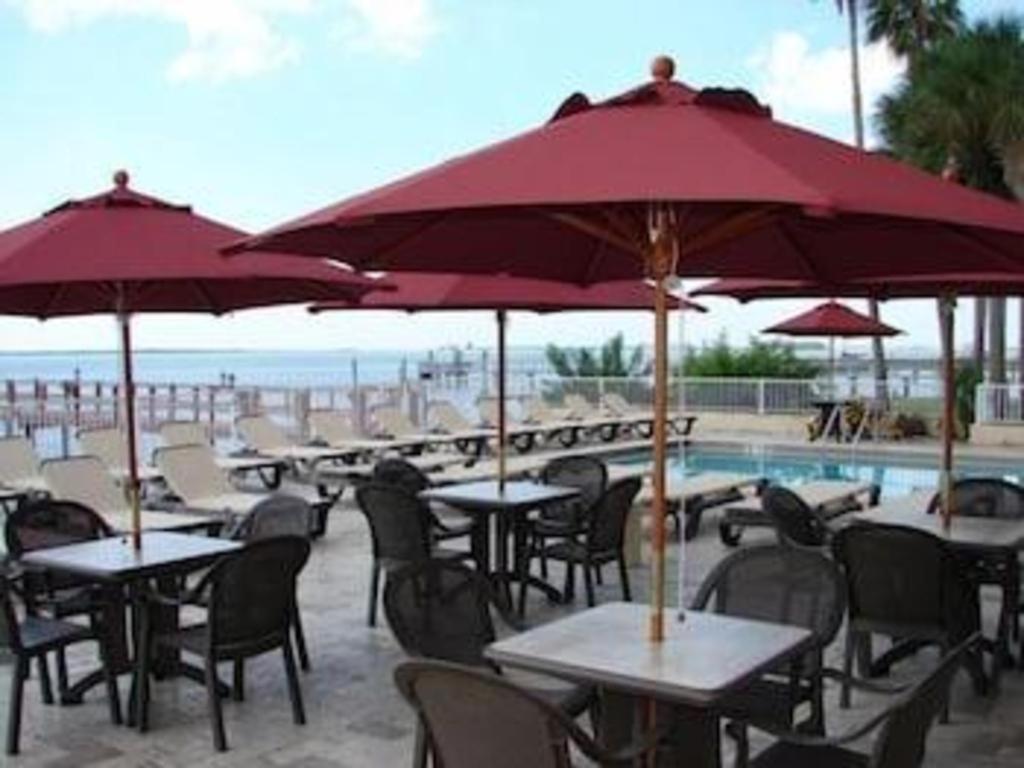 Beso Del Sol Resort Dunedin Exterior photo