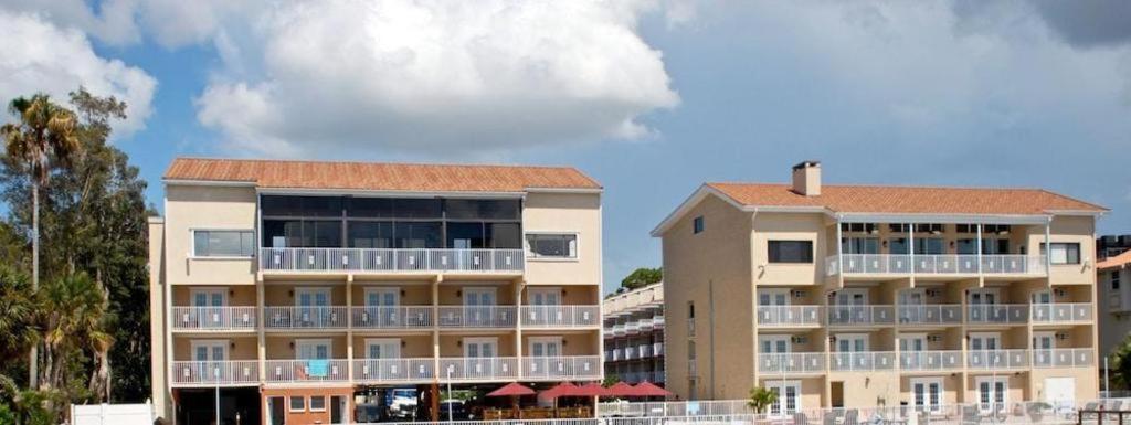Beso Del Sol Resort Dunedin Exterior photo