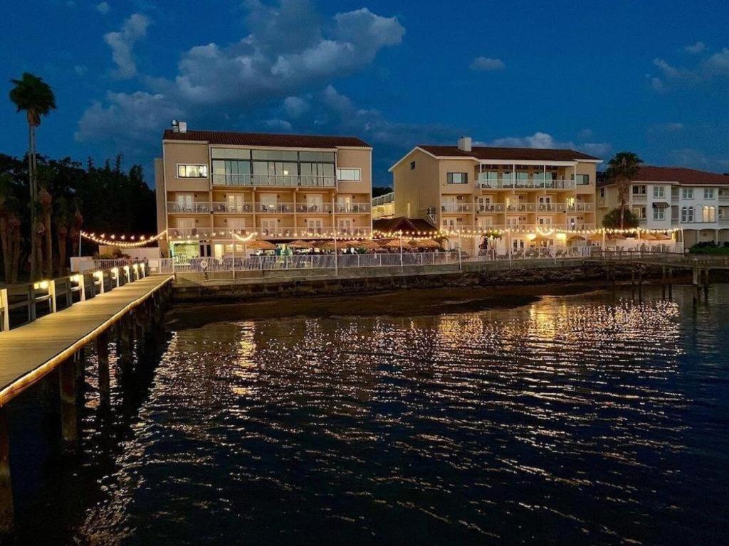 Beso Del Sol Resort Dunedin Exterior photo