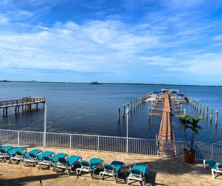Beso Del Sol Resort Dunedin Exterior photo