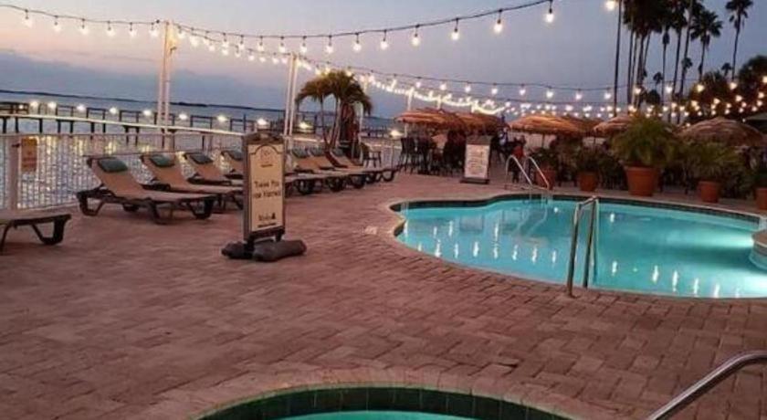 Beso Del Sol Resort Dunedin Exterior photo